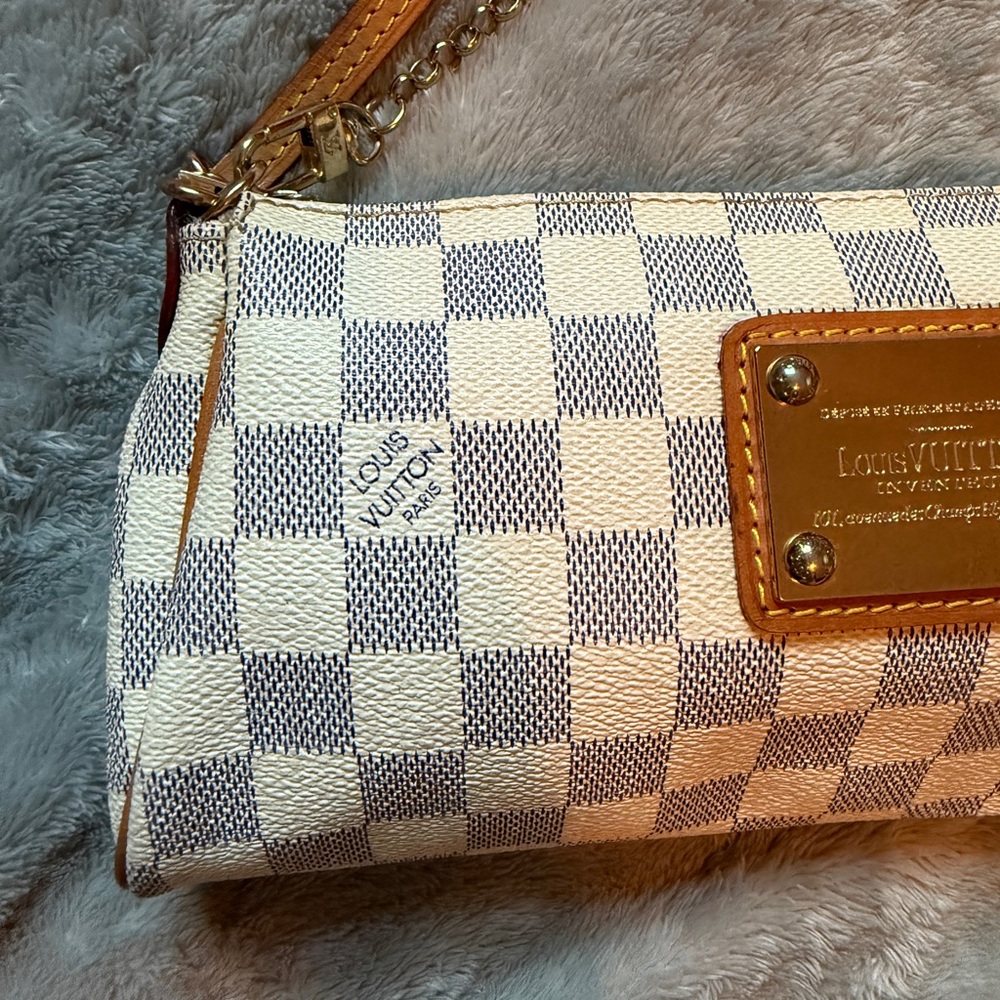 authentic Louis Vuitton Eva crossbody - Picture 4 of 15
